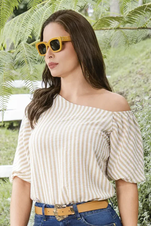 Blusa escote asimetrico